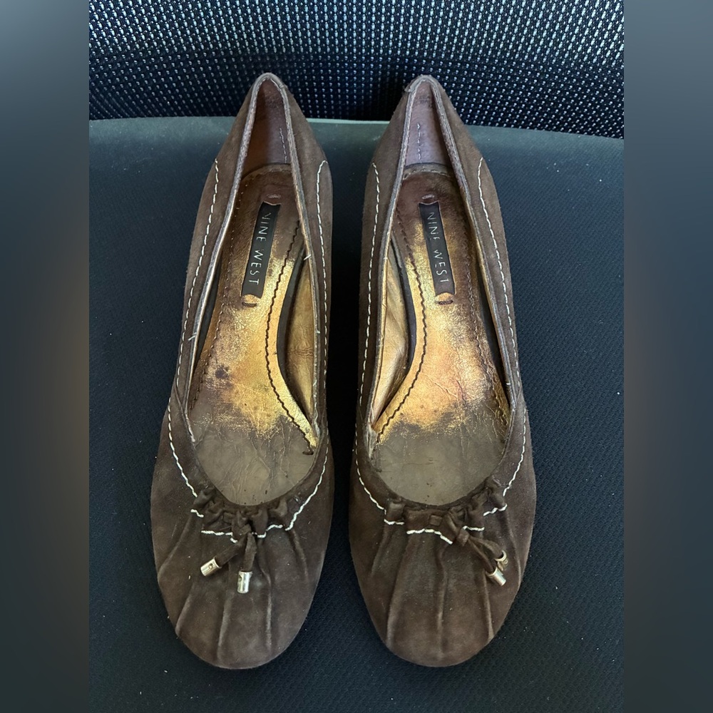 Nine West Dark Brown Suede Closed Toe Heels Sz 6.5